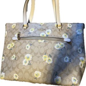 NWT Coach Beige Floral Tote Bag